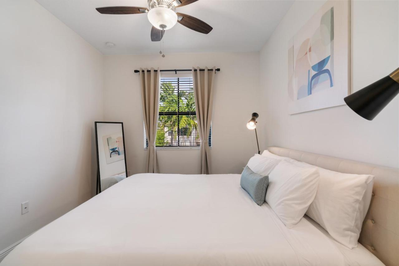 Kasa Hollywood Fort Lauderdale Davie